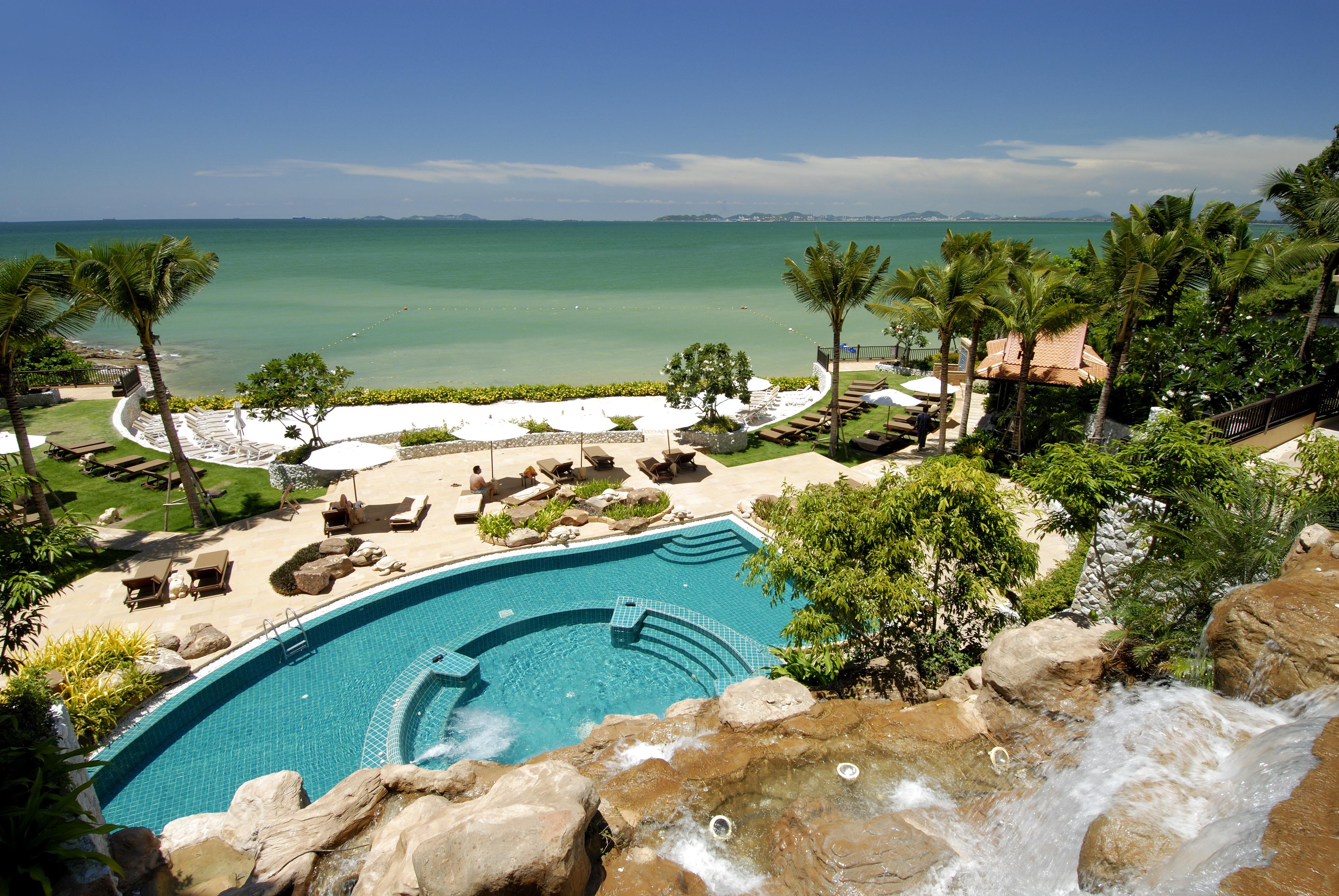 Garden Cliff Resort And Spa Pattaya Bagian luar foto